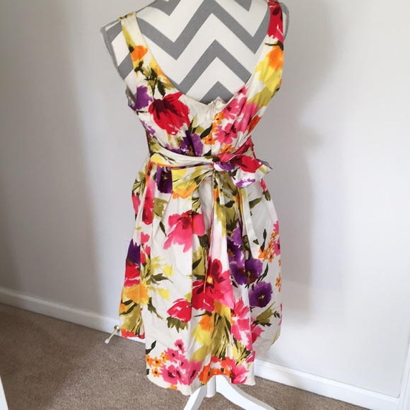 XOXO Floral Dress - Picture 2 of 8